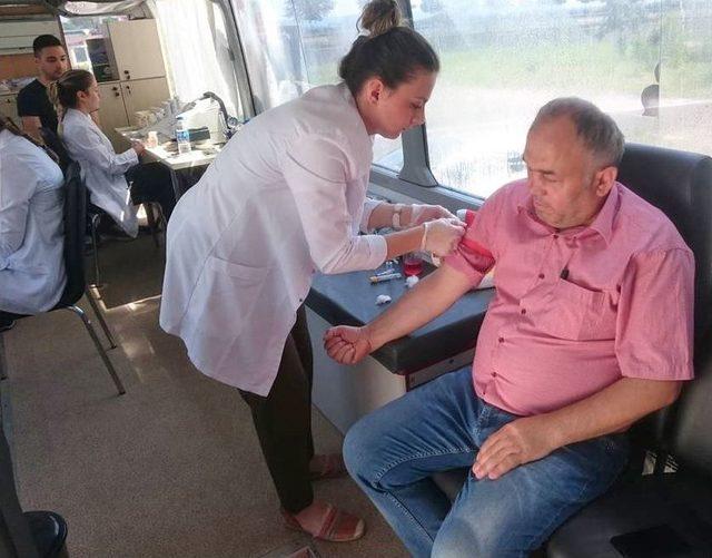 Giresun’da Sağlık Otobüsü Mahallelerde Hizmet Veriyor