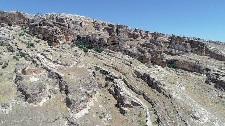 Bin Yıllardır Süren İhtişam: Hasuni Mağaraları G5