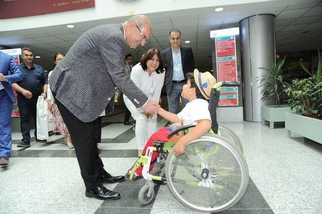 Ato Başkanı Baran, Tedavi Gören Terörle Mücadele Gazilerini Ziyaret Etti