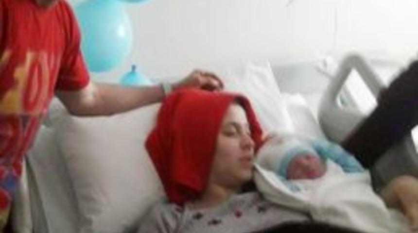 Afrin Gazisi Serkan Arık Baba Oldu