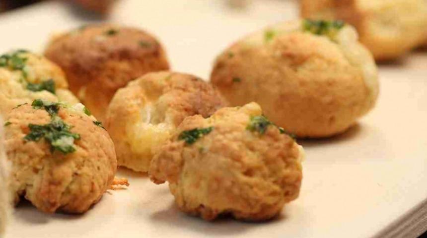 Sarımsaklı Peynir Bombası