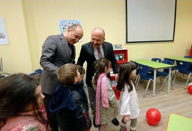 Amasya Üniversitesinde Çocuk Kütüphanesi Açıldı