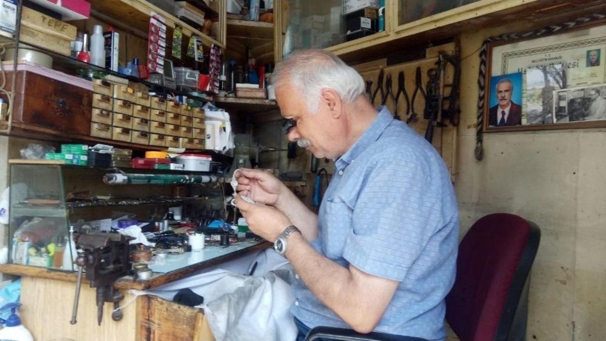 2 Metrekarede Saatler İ&ccedil;inde Ge&ccedil;en Yarım Asır