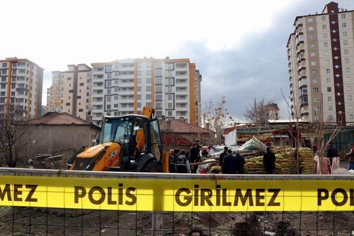 Polis Operasyon Yaptığı Evde Lahit Buldu G2