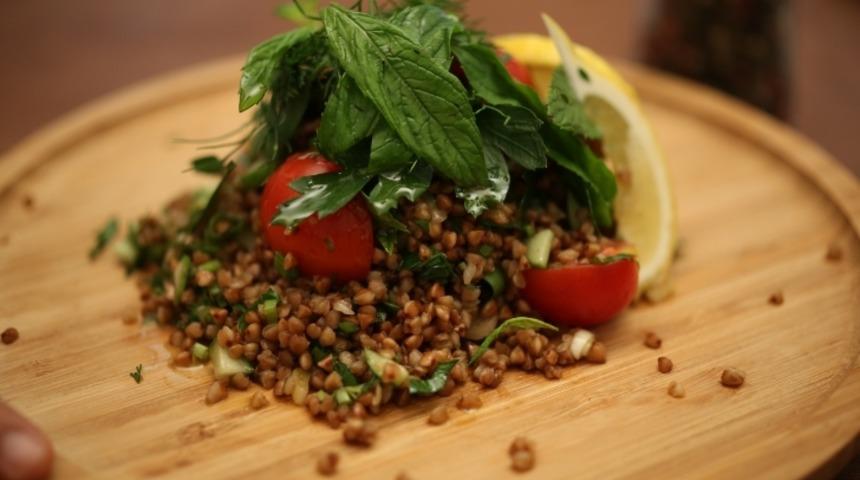 Karabuğday (Greçka) Salatası