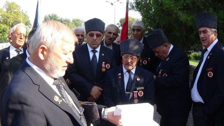 30 Ağustos’a Damga Vuran Görüntü: Gazilerden Helallik İstendi G4