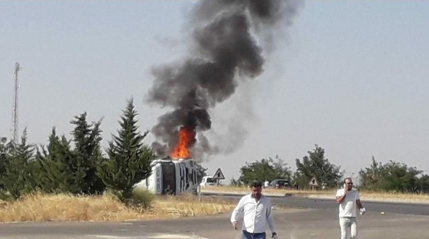 Devrilen Asfalt Kamyonu Alev Aldı