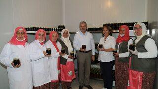 Başkan Çelik, Kadın Çiftçiler Ekolojik Eğitim Ve Üretim Merkezi’ni Ziyaret Etti