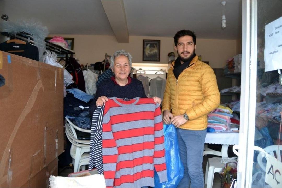 Gen&ccedil; Asteğmen, Otomobiliyle &Ccedil;arptığı K&ouml;peği Yol Kenarına Taşırken Bir Başka Otomobilin Altında Kalarak Can Verdi