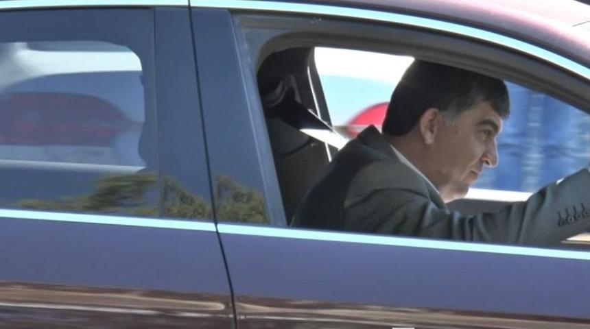 Belediye Başkanı Makam Aracından Vazge&ccedil;ti