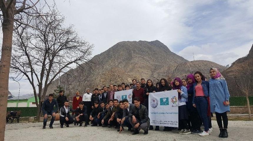 Ebru At&ouml;lyesi Gen&ccedil;lerle Buluştu