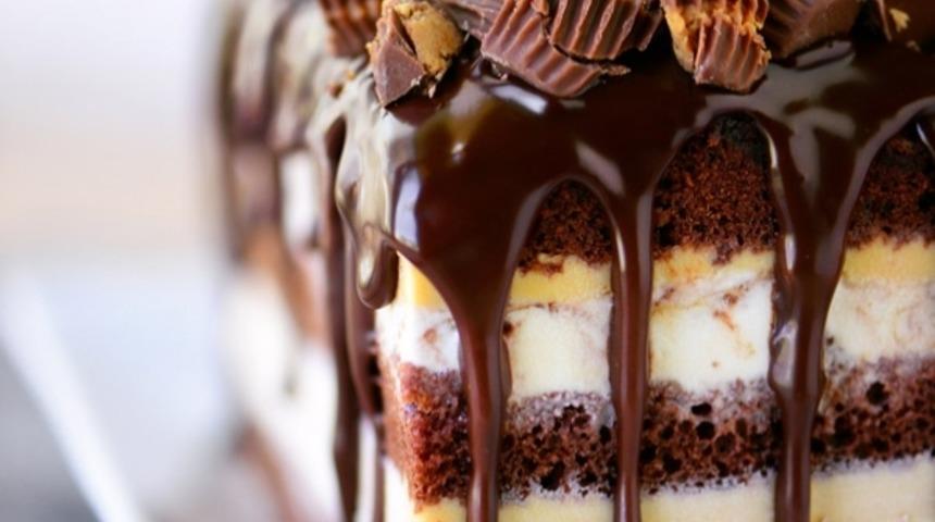 Çikolatalı ve Fıstık Ezmeli Dondurma Pasta