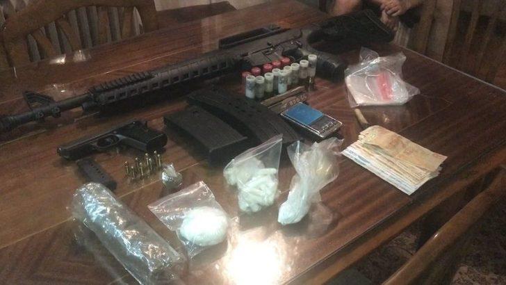 (özel) İstanbul’da Narkotik Operasyonunda “sosyete Torbacısı” Kıskıvrak Yakalandı G3