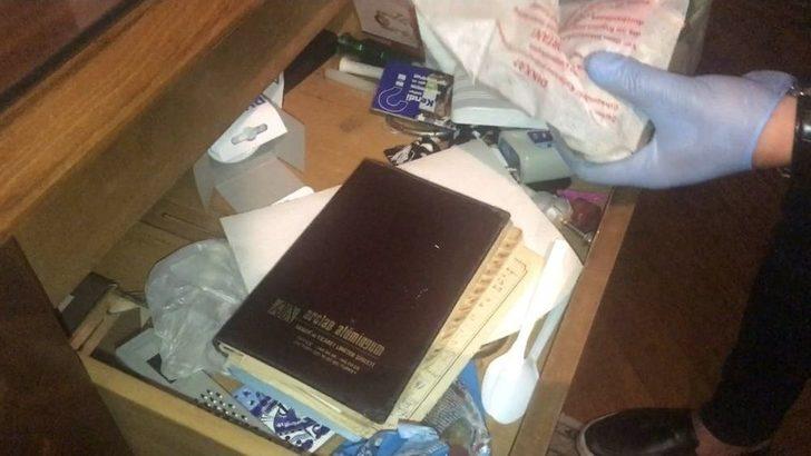 (özel) İstanbul’da Narkotik Operasyonunda “sosyete Torbacısı” Kıskıvrak Yakalandı G4