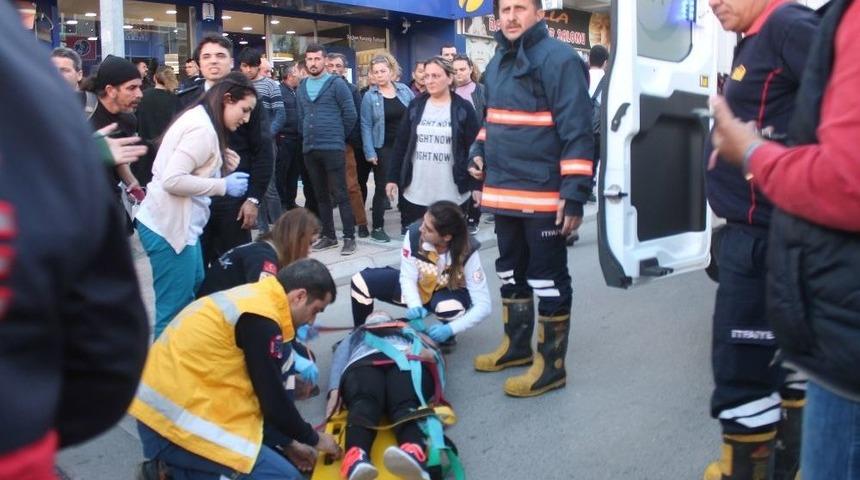 Polis Uygulamasından Ka&ccedil;an Motosikletli Yayaya &Ccedil;arptı