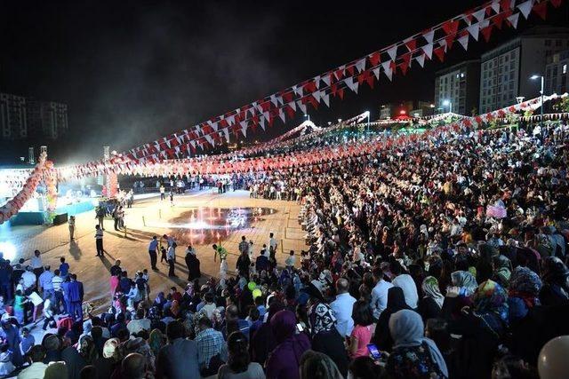 Muş Belediyesi’nin Sünnet Şöleni Renkli Görüntülere Sahne Oldu