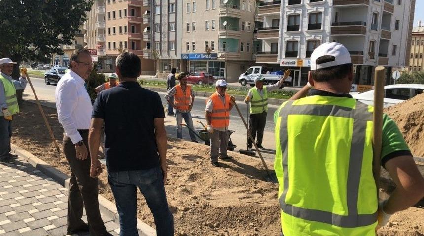 &Uuml;rg&uuml;p Caddesinde Y&uuml;r&uuml;y&uuml;ş Ve Bisiklet Yolu Yapılıyor