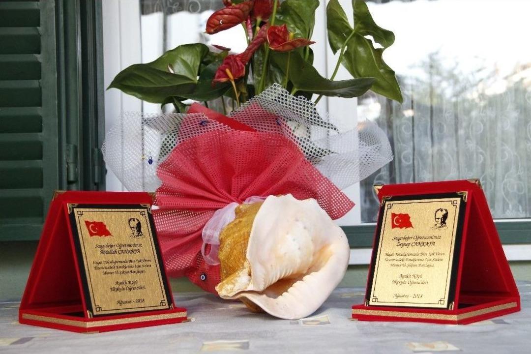 47 Yıl Sonra Gelen S&uuml;rpriz Plaket