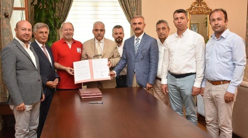 Manisa&rsquo;da T&uuml;rk Kızılay İlkokulu Yapım Protokol&uuml; İmzalandı