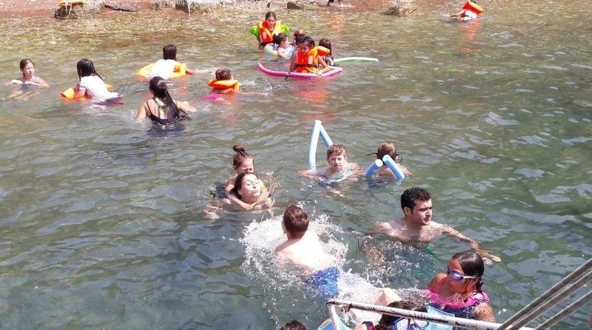 Hayata Sma&ccedil; Projesinde &Ouml;ğrencilerin İlk Deniz Keyfi