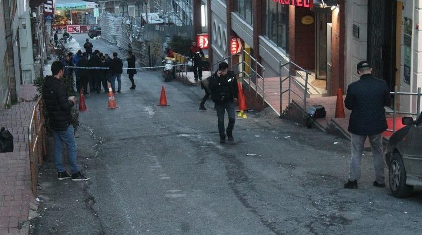 Taksim&rsquo;deki Silahlı Kavgayla İlgili 3 Kişi G&ouml;zaltına Alındı