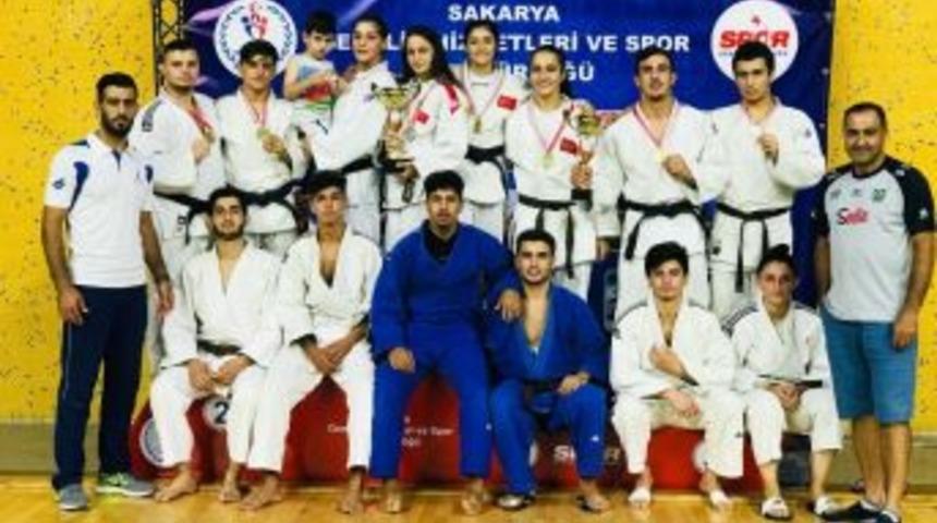 Zafer Kupası’ndan Şampiyonlukla Döndüler