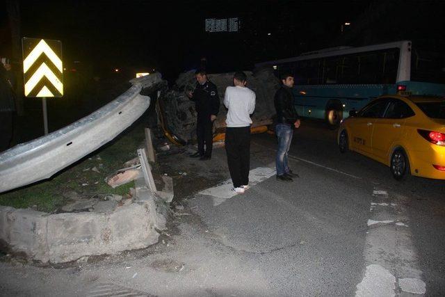 Beyoğlu’nda Ticari Taksi Takla Attı: 1’i Kadın 2 Yaralı