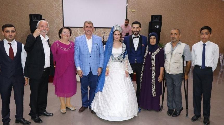 G&uuml;rc&uuml; Ve Ok &Ccedil;iftinin Mutluluğu