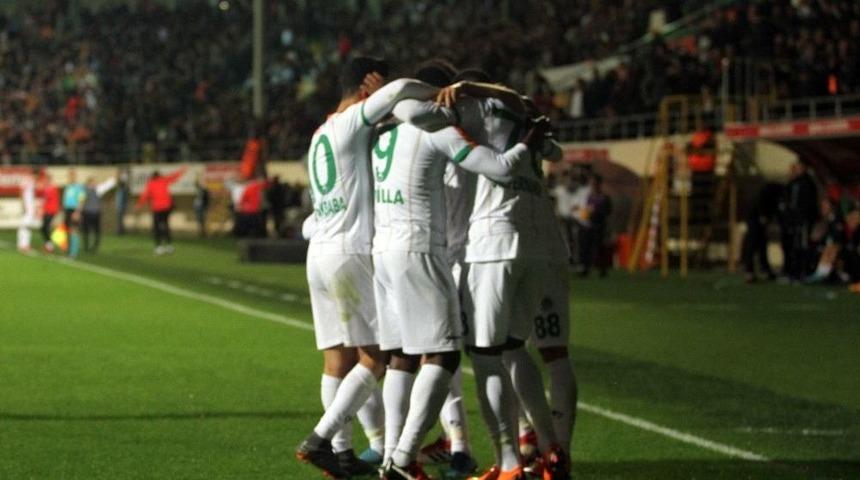 Spor Toto S&uuml;per Lig: Aytemiz Alanyaspor: 4 - Medipol Başakşehir: 1 (ma&ccedil; Sonucu)