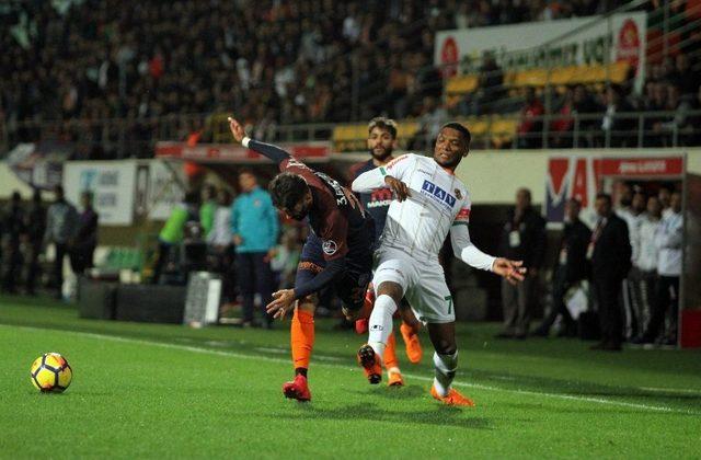 Spor Toto Süper Lig: Aytemiz Alanyaspor: 4 - Medipol Başakşehir: 1 (maç Sonucu)