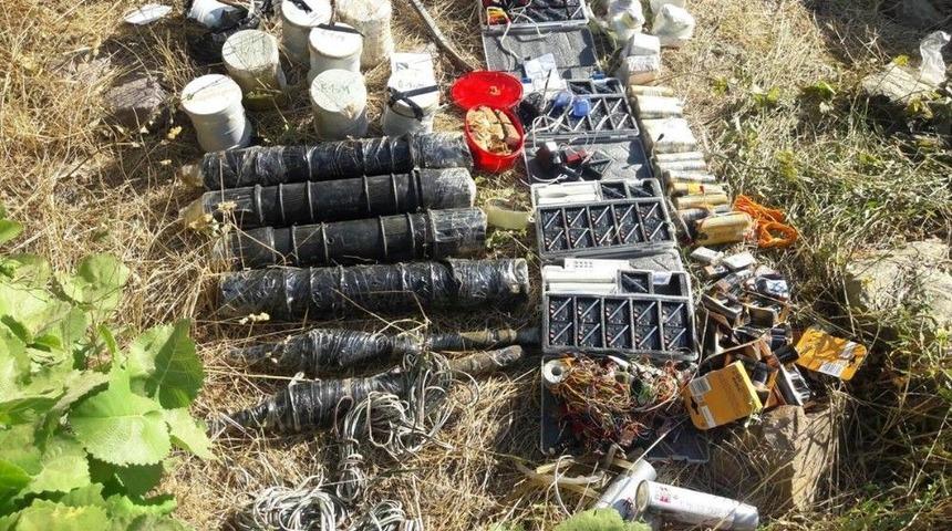 Hakkari&rsquo;de 19 Adet Eyp Ve M&uuml;himmat Ele Ge&ccedil;irildi