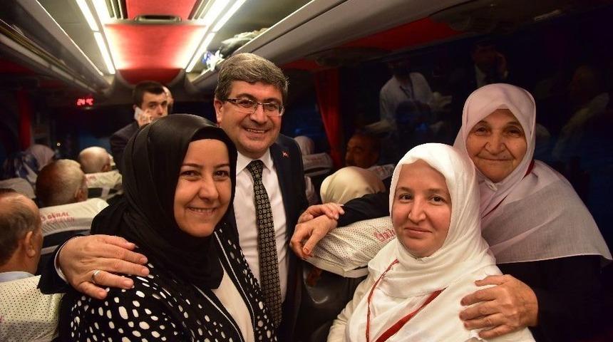 Bilecik&rsquo;ten Kutsal Topraklara 144 Hacı Adayı Uğurlandı