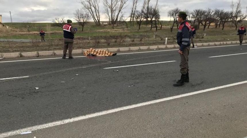 Otomobilin Çarptığı Çocuk Hayatını Kaybetti