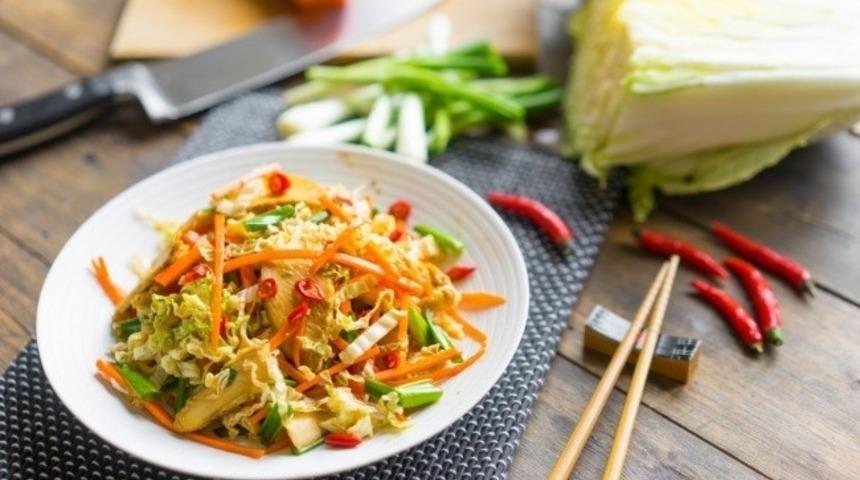 Tavuklu Çin Lahana Salatası