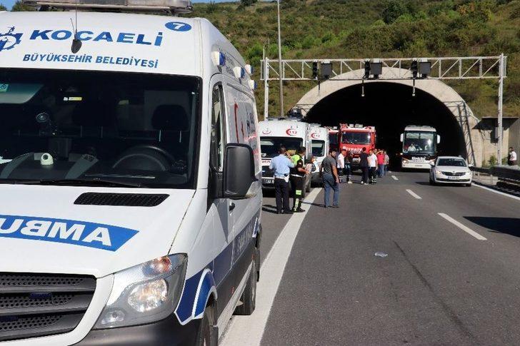 Tem İzmit Tünellerinde Otomobil Yandı, İnsanlar Tünelde Mahsur Kaldı G5