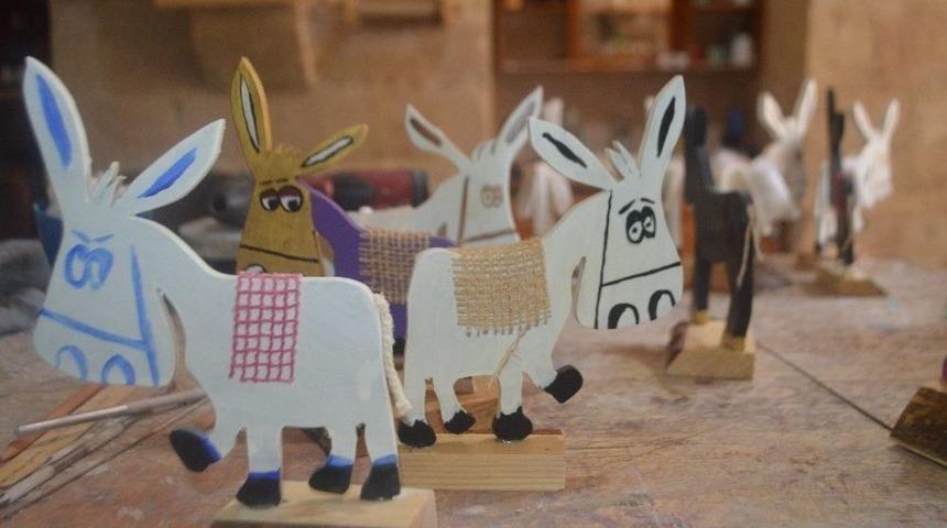 Emek&ccedil;i Eşekler Satışa &Ccedil;ıkıyor