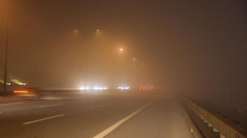 İstanbul&rsquo;da Gece Boyunca Sis Etkili Oldu