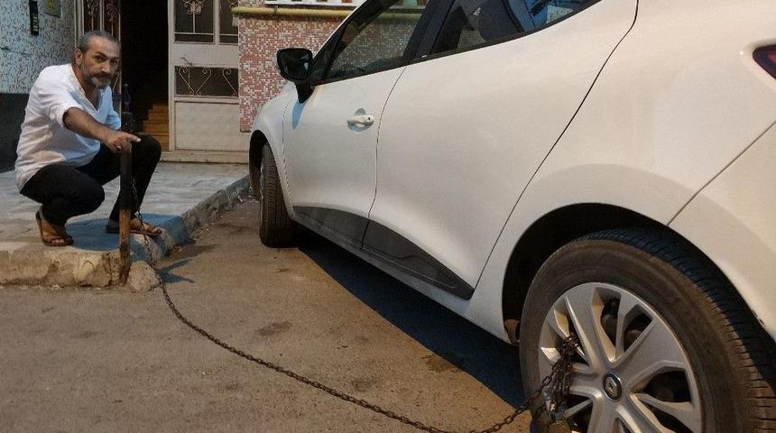 Aracını Park Etti, Hayatının Şokunu Yaşadı