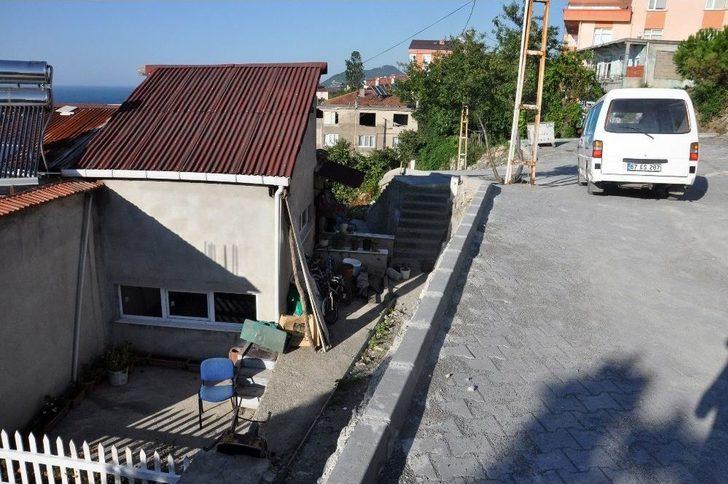 Bisikletle 2 Metre Yükseklikten Düşen Çocuğun Başına Demir Saplandı G3