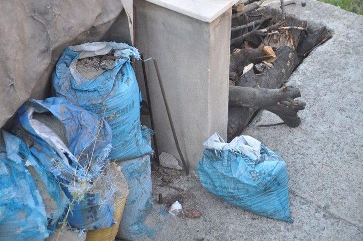 Bisikletle 2 Metre Yükseklikten Düşen Çocuğun Başına Demir Saplandı G4