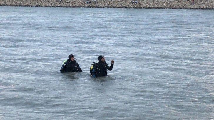 Serinlemek İçin Gölete Giren 13 Yaşındaki Çocuk Suda Kayboldu G1