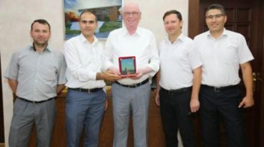 Kazım Kurt&rsquo;a K&uuml;mbetlilerden Teşekk&uuml;r Ziyareti