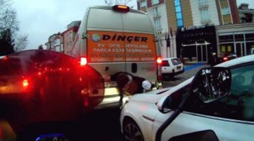 İstanbul&rsquo;da Yaşlı Adamın &Ouml;l&uuml;mden D&ouml;nd&uuml;ğ&uuml; Anlar Kamerada