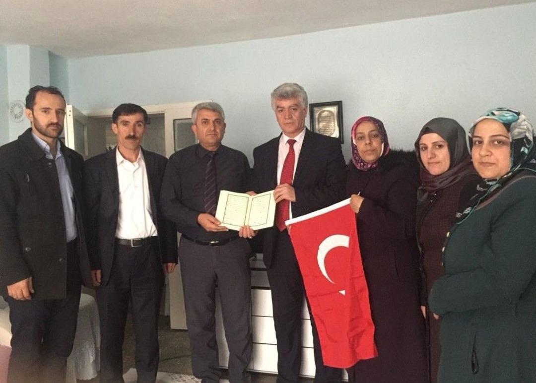 Ak Parti İl&ccedil;e Başkanı &Ccedil;akmak, Şehit Ailelerini Unutmadı