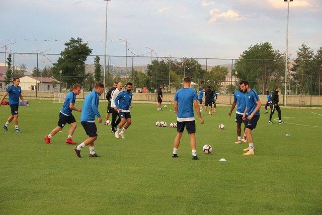 Altıparmak: “hiçbir Kulüpten Çekinmiyoruz, Kazanmak İçin Sahaya Çıkacağız”