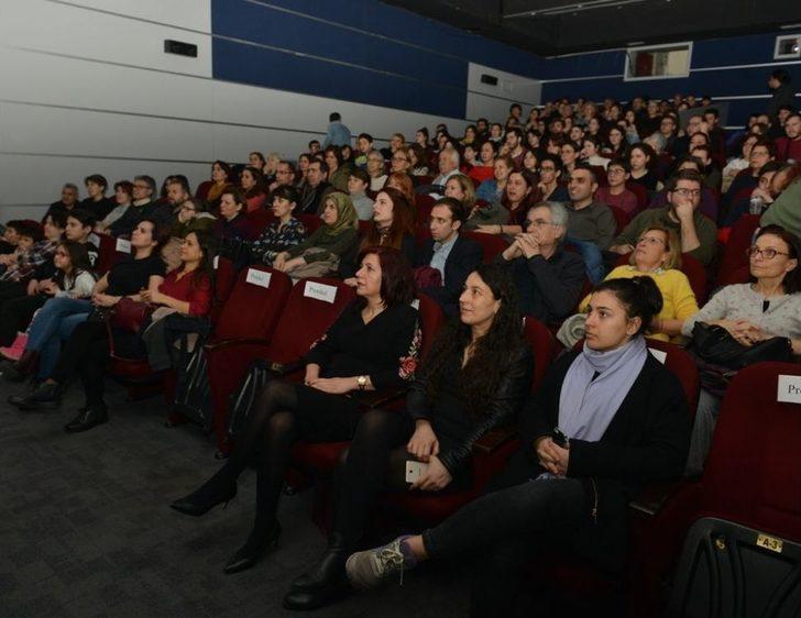 Kedi Filmini İzlemeye Mama İle Geldiler G3