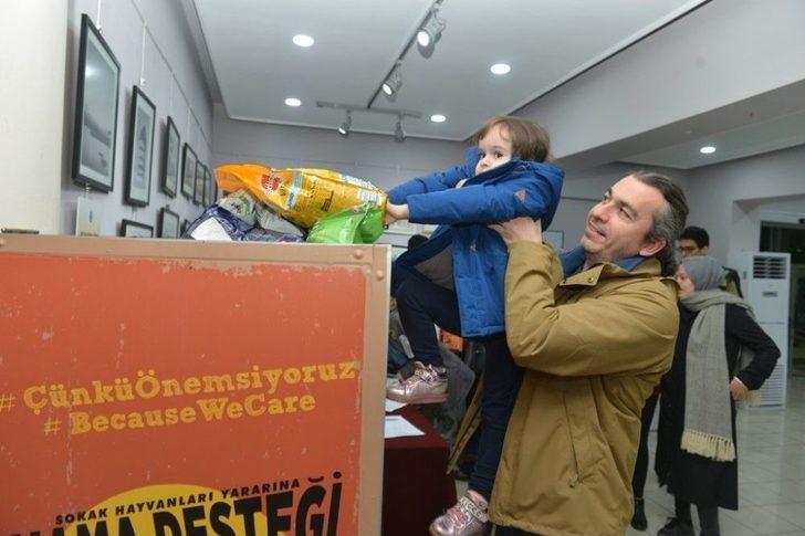 Kedi Filmini İzlemeye Mama İle Geldiler G4