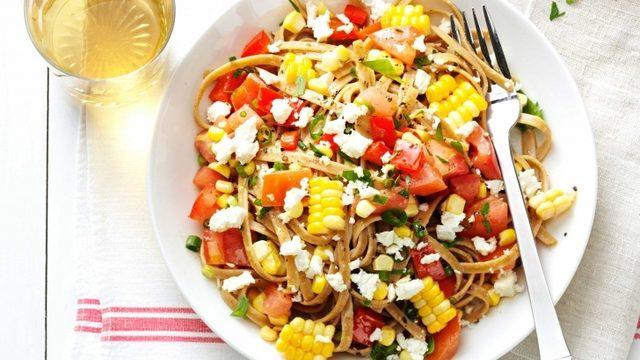 Süt Mısır ve Domatesli Fettucine