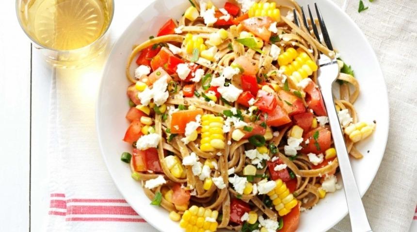 Süt Mısır ve Domatesli Fettucine