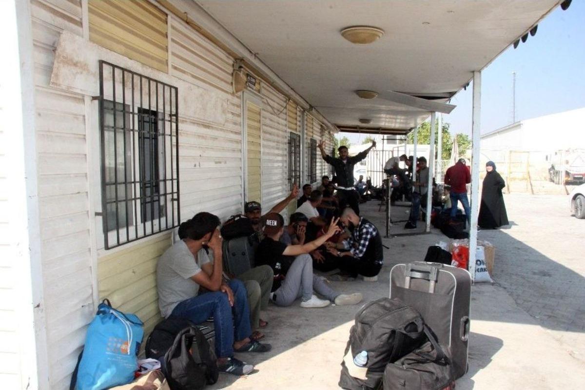 Suriyeliler Bir Daha D&ouml;nmemek &Uuml;zere &Uuml;lkelerine Gidiyor